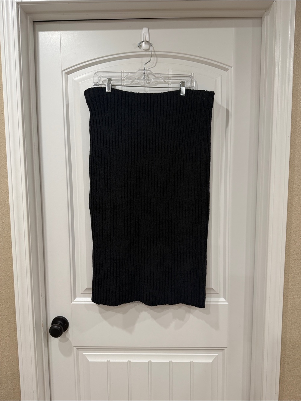NWOT St. John Black Wool Blend Ribbed Knit Midi Pencil Skirt